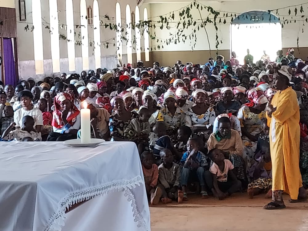 Provincial d'Afrique des Assomptionnistes, a présidé à l'Eucharistie à l'honneur du Sacré Cœur de Jésus honoré chaque premier vendredi du mois. C'était la première au future Sanctuaire St Joseph de Muhila.