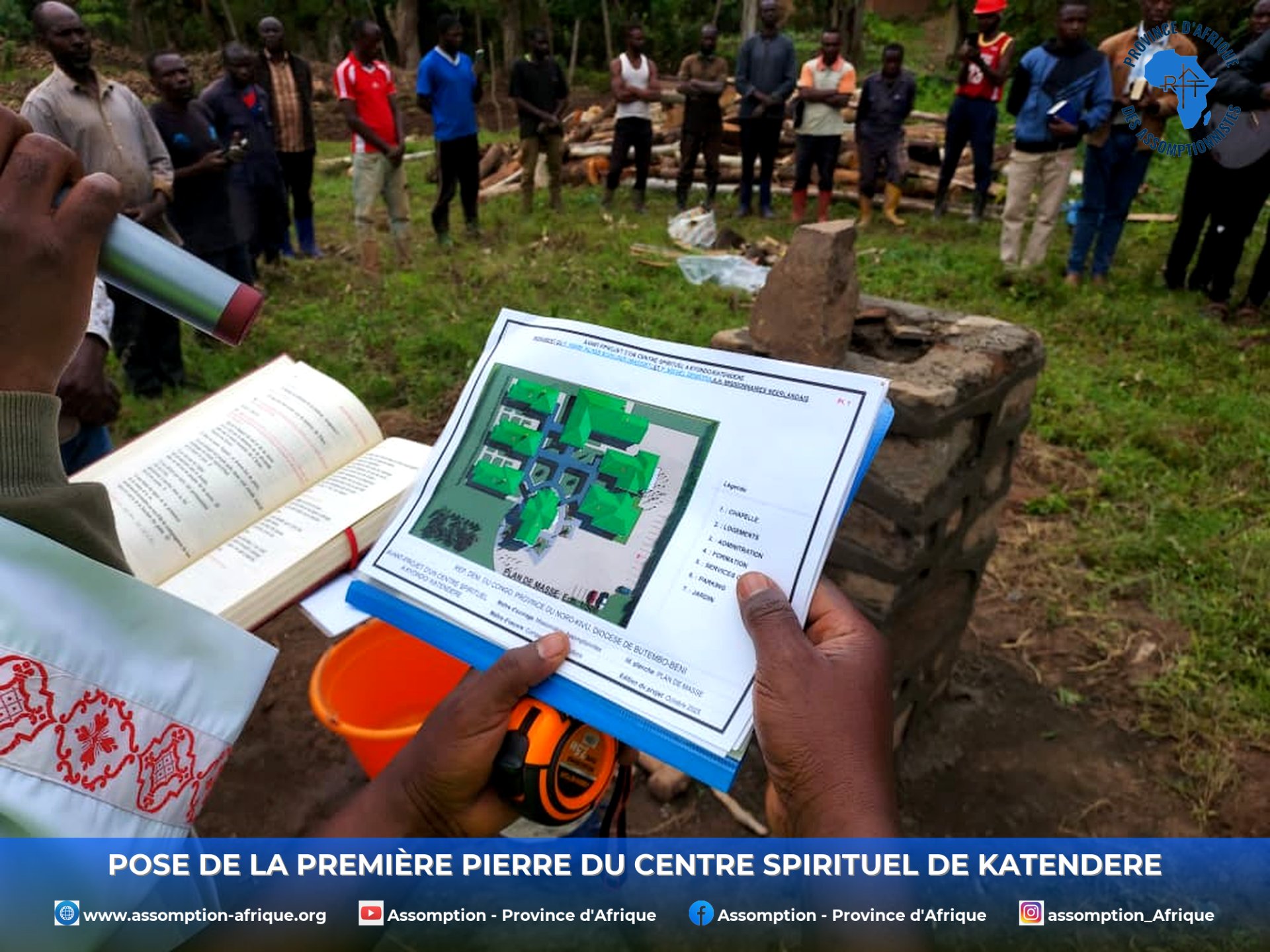 Pose de la première pierre du futur Centre Spirituel de l'Assomption.
